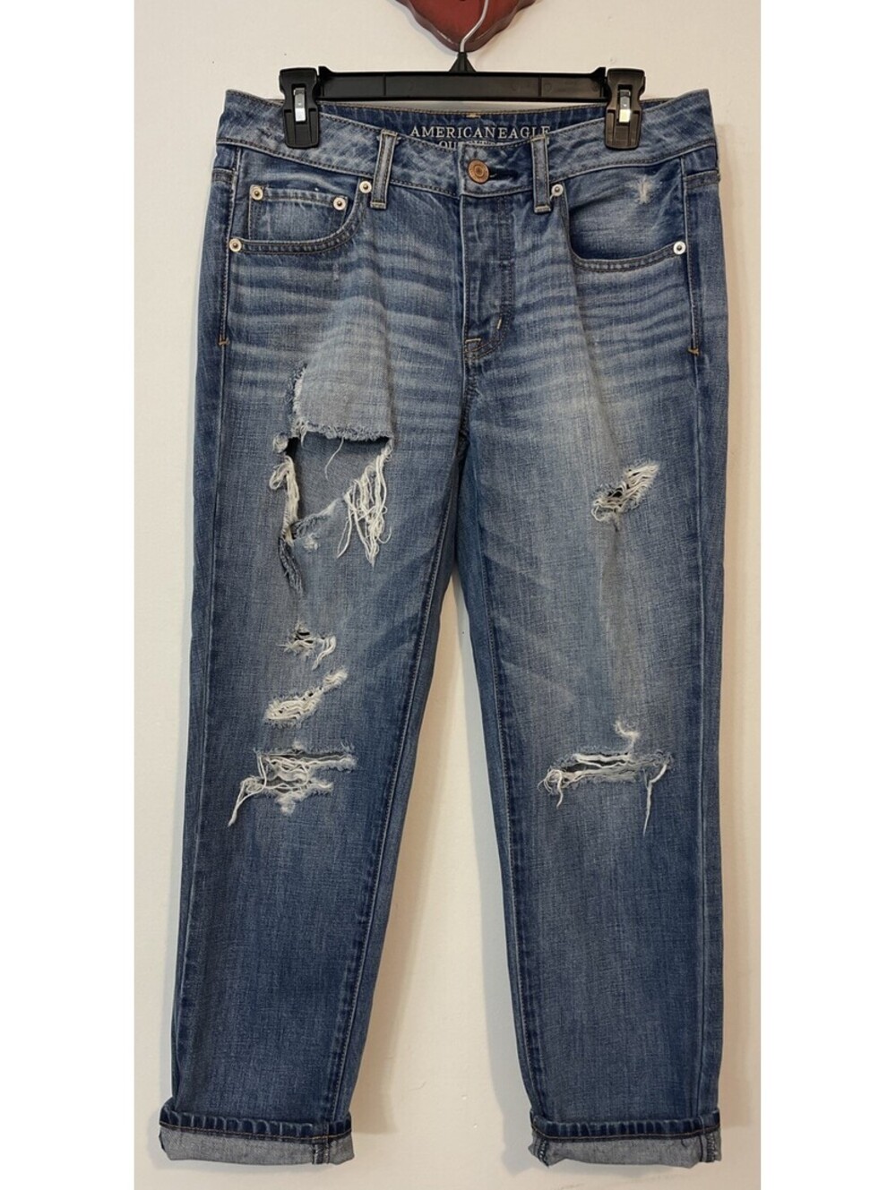 American Eagle Womens Size 4 Blue Ripped Boy Crop Mid-Rise Denim Jeans! A7381